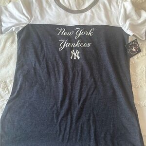New York Yankees Genuine MLB Merchandise Women's small Shirt-NWT